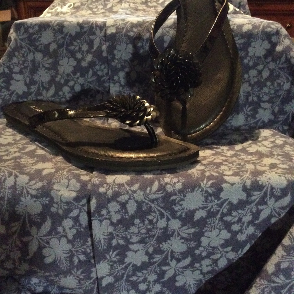 Sandals - Picture 2 of 5